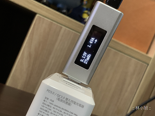 imos PD3.0 與 QC3.0 雙模雙孔閃電充電器開箱 (ifans 林小旭) (25).png