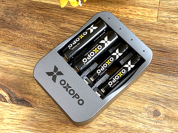 艾德 OXOPO XS系列快速充電電池開箱 (ifans 林小旭) (32).png