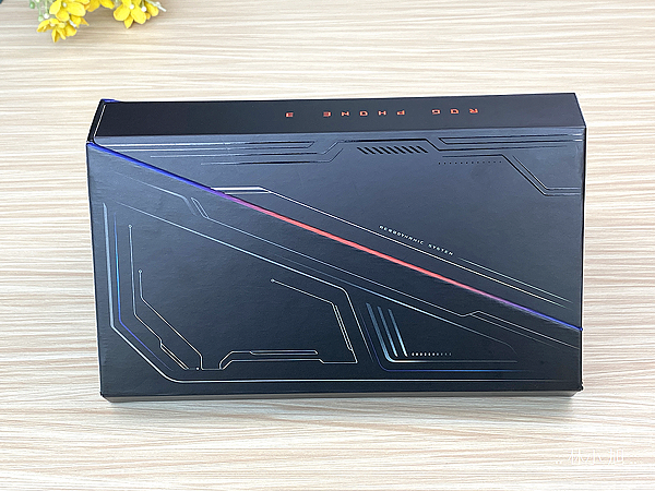 ROG Phone 3 電競手機開箱 (ifans 林小旭) (10).png