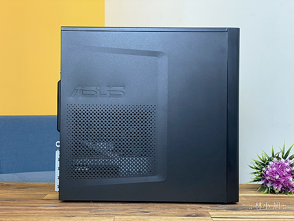 ASUS ExpertCenter W7 Tower (W700TA) 開箱 (ifans 林小旭) (6).png