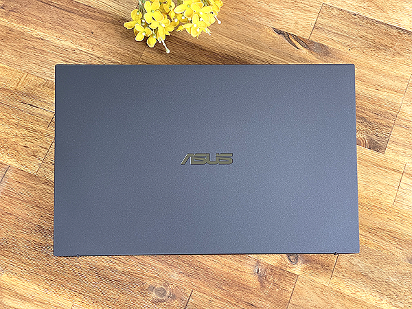 ASUS ExpertBook B9 (B9400) 筆記型電腦開箱 (ifans 林小旭) (5).png