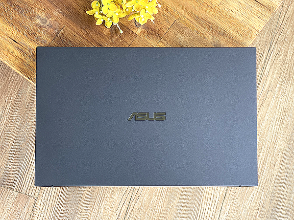 ASUS ExpertBook B9 (B9400) 筆記型電腦開箱 (ifans 林小旭) (8).png