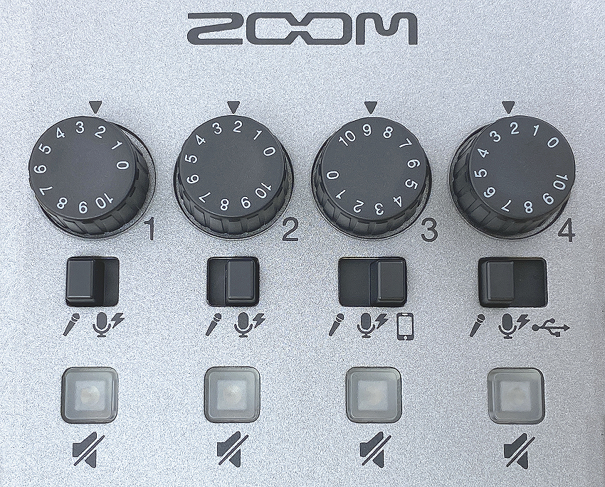 3C/Podcast 與Clubhouse 錄音神器!Zoom PodTrak P4 手持Podcast