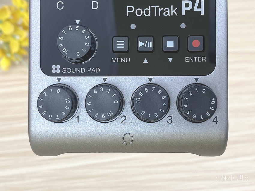 Zoom PodTrak P4 Podcast 錄音機開箱 (ifans 林小旭) (9).png