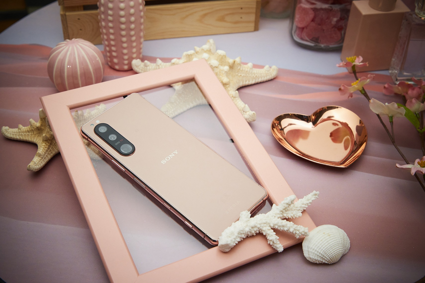 圖說、Xperia 5 III推出鏡綠、鏡黑、鏡粉三色,搭配電信優惠資費方案,將Xperia 5 III以0元帶回家 (3).png 圖說、Xperia 5 III推出鏡綠、鏡黑、鏡粉三色,搭配電信優惠資費方案,將Xperia 5 III以0元帶回家 (3).png
