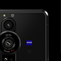 圖說、Xperia PRO-I 擁有ZEISS Tessar 光學鏡頭及實體拍照鍵，提供與Sony的RX100系列相機相仿的攝影體驗.png