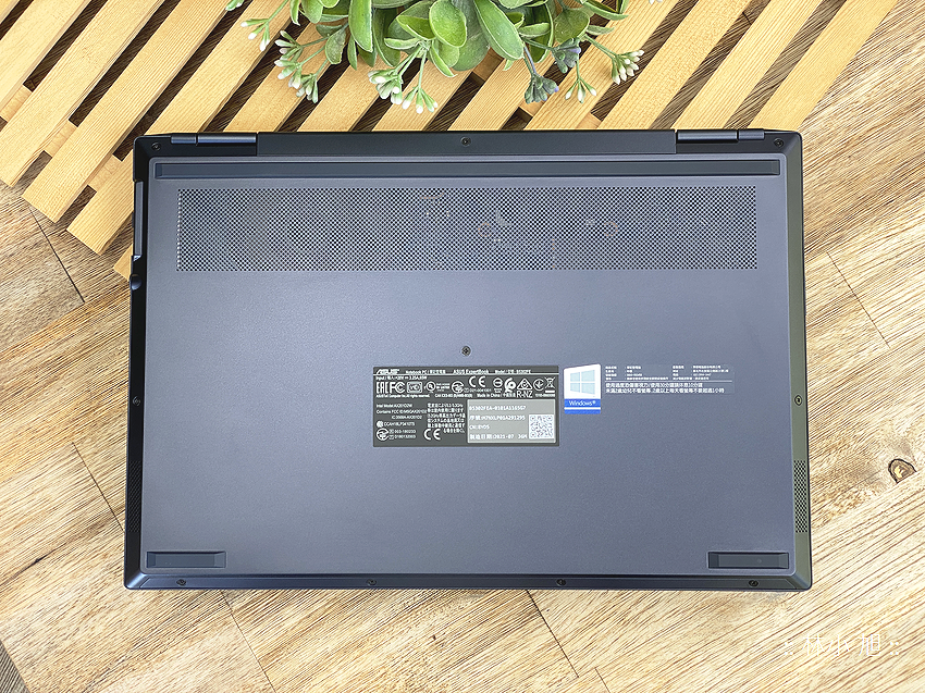 ASUS ExpertBook B5 商用筆電開箱 (ifans 林小旭) (6).png