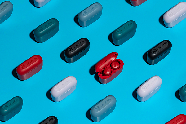 【圖說： JLab真無線藍牙耳機系列，同時滿足遊戲、商務、運動等三大情境的不同需求。】.png