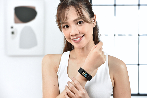 圖1. Fitbit首款搭載EDA壓力偵測智慧手環  Charge 5正式在台開賣.png