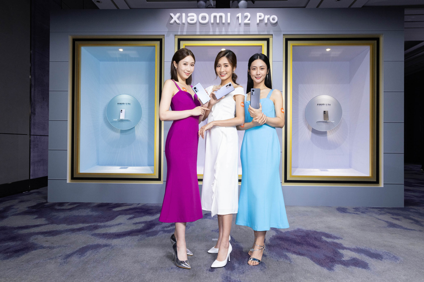 精品旗艦Xiaomi 12系列於「小米618 年中狂歡購物節」中同步優惠，兼具效能與顏質，搭配買即贈的質感穿戴裝置，成套搭配更有型。.png