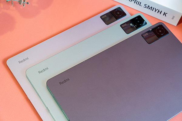 Redmi Pad提供石墨灰、月光銀、薄荷綠三種配色，不論是追劇、玩遊戲都能有極致感受.png