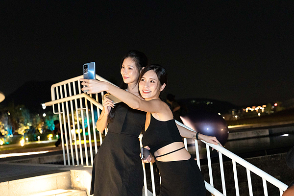 針對「超規手機愛好族」於11月1日起至11月11日「小米雙11」購機狂歡盛典活動期間，精選影像旗艦Xiaomi 12T Series、精品旗艦Xiaomi 12 Series推出下殺優惠。.png