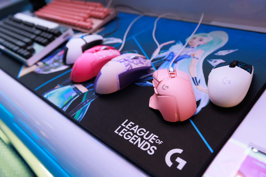 圖說06：Logitech G全新推出的「英雄聯盟 - 星光戰士」聯名系列，包含G502 HERO高效能遊戲滑鼠，將以粉色力量搶攻玩家的心。.png