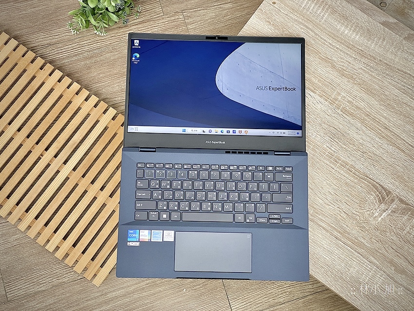 ASUS ExpertBook B5 (B5402CBA) 商用筆電開箱 (ifans 林小旭) (19).png