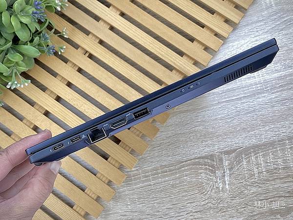 ASUS ExpertBook B5 (B5402CBA) 商用筆電開箱 (ifans 林小旭) (27).png