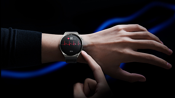 【HUAWEI 發稿照12】HUAWEI智慧手錶ECG心電圖功能可透過貼身數據資料更快協助了解身體狀況、提升用戶健康_使用情境圖.png