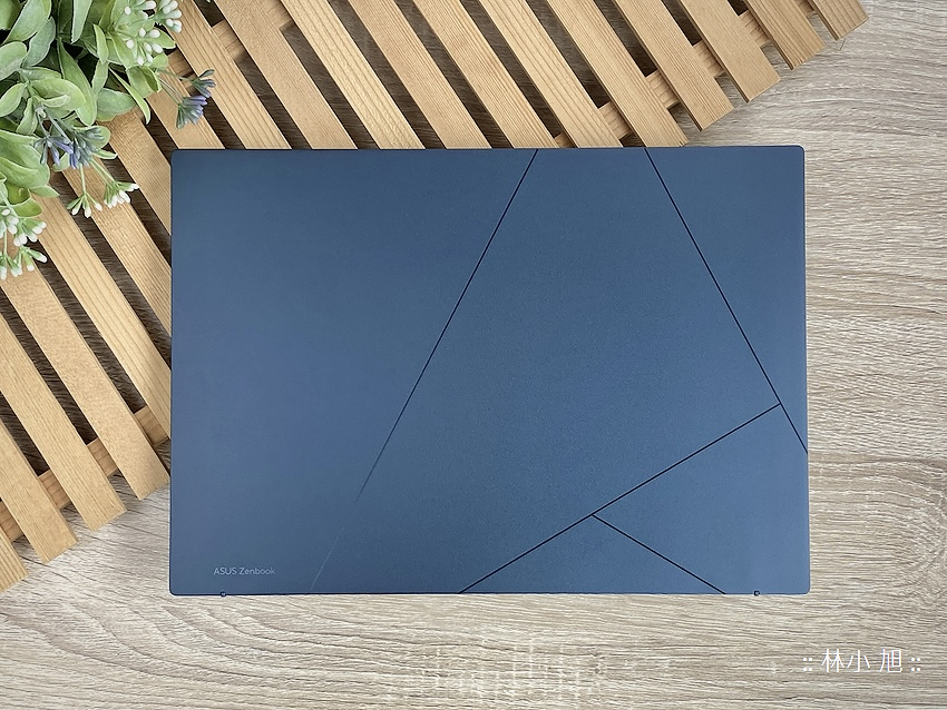 ASUS Zenbook 14 OLED (UX3405) 輕薄筆記型電腦-開箱 (ifans 林小旭) (21).png