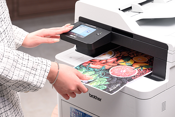 全系列新品皆支援自動雙面列印，為用戶省去手動翻紙作業時間。.png
