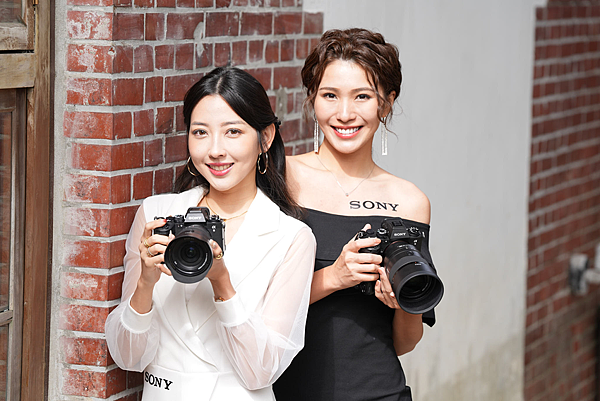 圖2) Sony α9 III 配備新開發全球首款全域快門全片幅堆疊式CMOS感光元件，擺脫傳統機械快門感光元件的限制，帶來最高180000秒的快門速度，實現高速拍攝且零變形的影像。.png