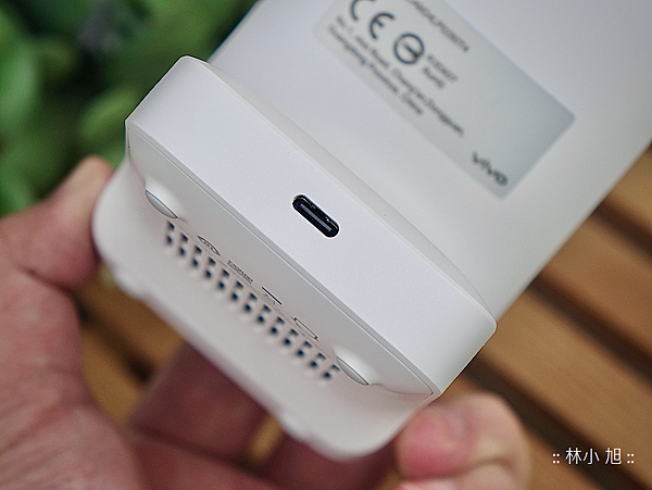 vivo 第二代 50W 立式無線充電座開箱 (ifans 林小旭) (11).png