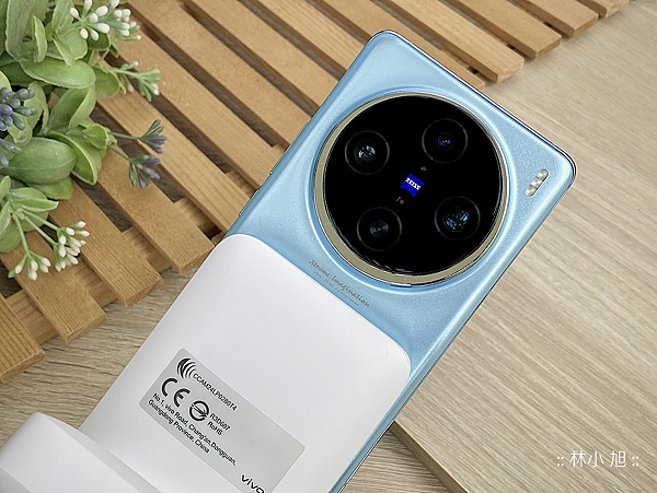 vivo 第二代 50W 立式無線充電座開箱 (ifans 林小旭) (12).png