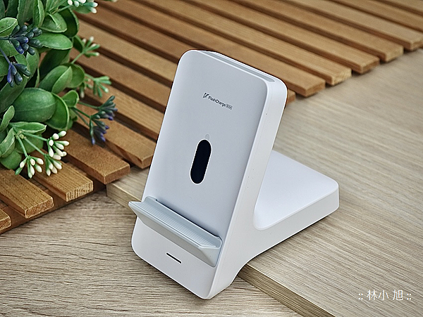 vivo 第二代 50W 立式無線充電座開箱 (ifans 林小旭) (21).png