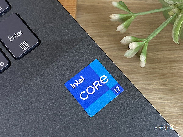 華碩 ASUS ExpertBook B3 (B3604) 創作筆電開箱與體驗分享 (ifans 林小旭) (7).png