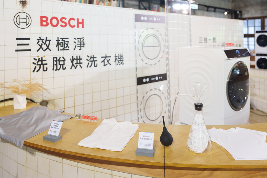 日常生活中許多不適合經常水洗的布料如絲質寢具，「絲質寢具行程」可注入大量蒸氣和熱風，輕柔滲透織物，達到 99.99_ 除蟎效果；「除菌烘行程」則利用65°C強力蒸氣深入衣物纖維，免水洗實現 99.9_除菌率。.png
