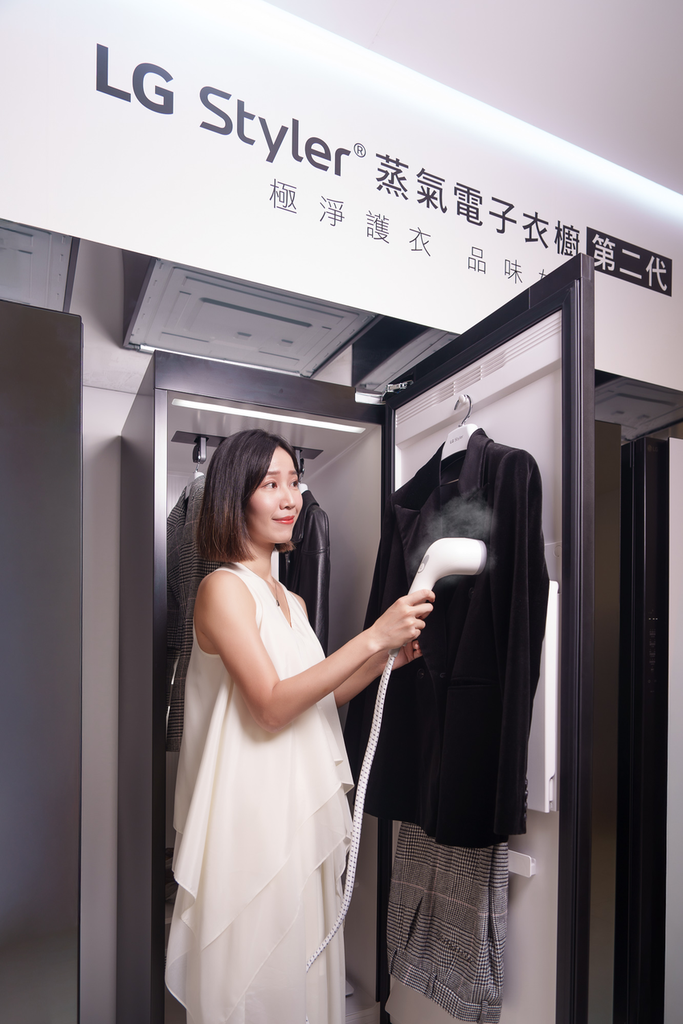 【新聞圖片6】LG Styler蒸氣電子衣櫥第二代全新內建高壓蒸氣掛燙機，三段式高壓蒸氣可快速平整衣物.png