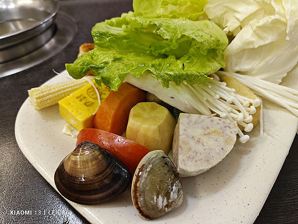 新竹旅遊拍照景點推薦拉菲爾咖啡 (ifans 林小旭) (1).png