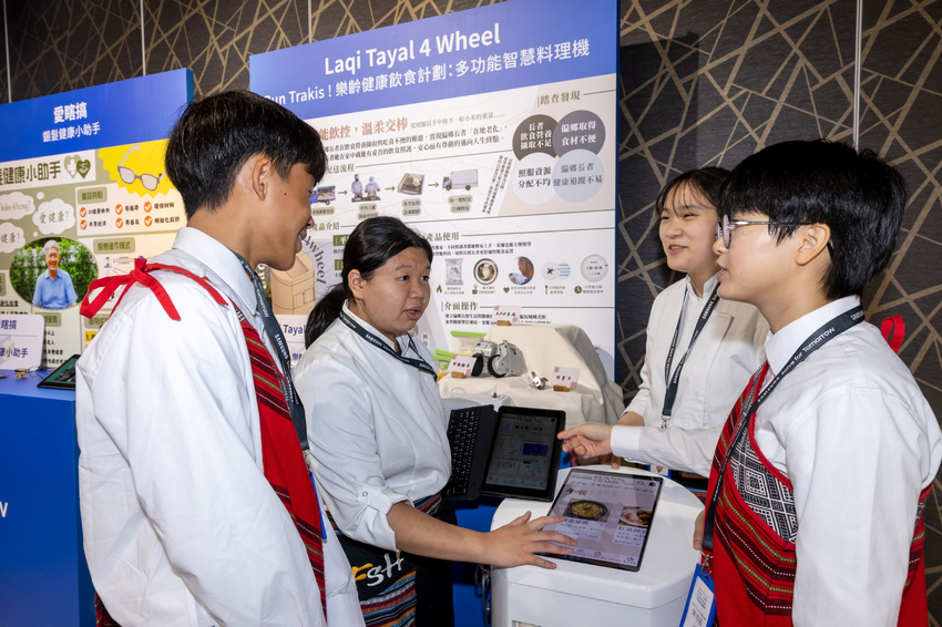 【新聞照片09】Laqi Tayal 4 Wheel團隊作品「Run Trakis！樂齡健康飲食計劃多功能智慧料理機」.png