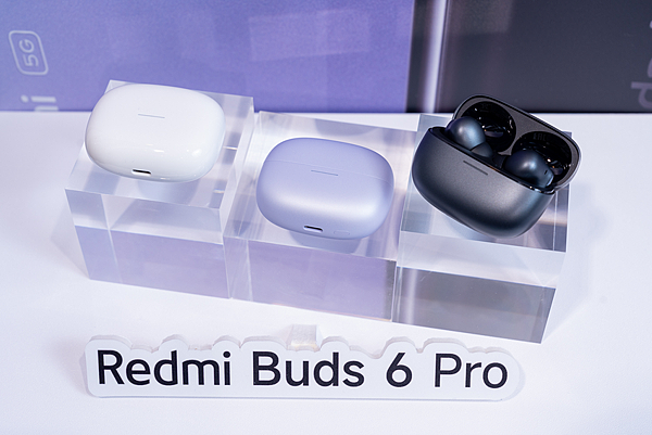 6.全新 Redmi Buds 6 Pro 以同軸三單元驅動技術帶來無與倫比的音質表現。支援旗艦級 55dB 主動降噪，升級的風噪抑制功能更適合戶外使用，無論是通話還是聆聽音樂都清晰無阻.png