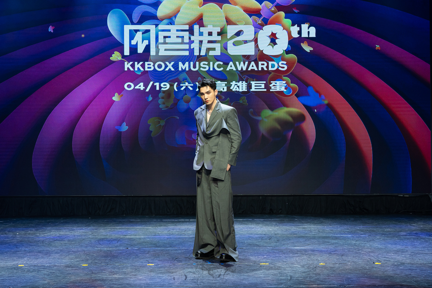 黃偉晉二度主持 KKBOX 風雲榜，挑戰兩大難關「綻放」自我.png