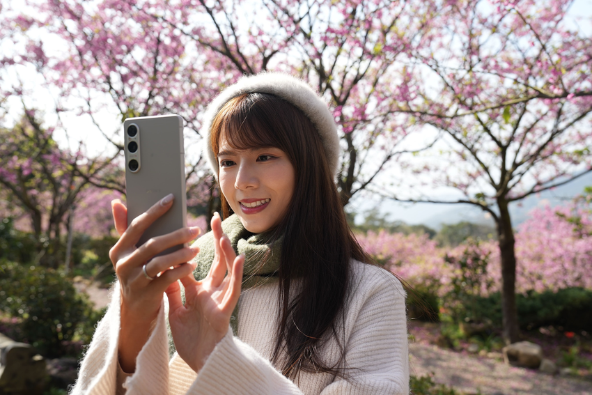 圖說2、輕巧又最懂拍照的 Xperia 1 VI 手機重量僅192 g.png