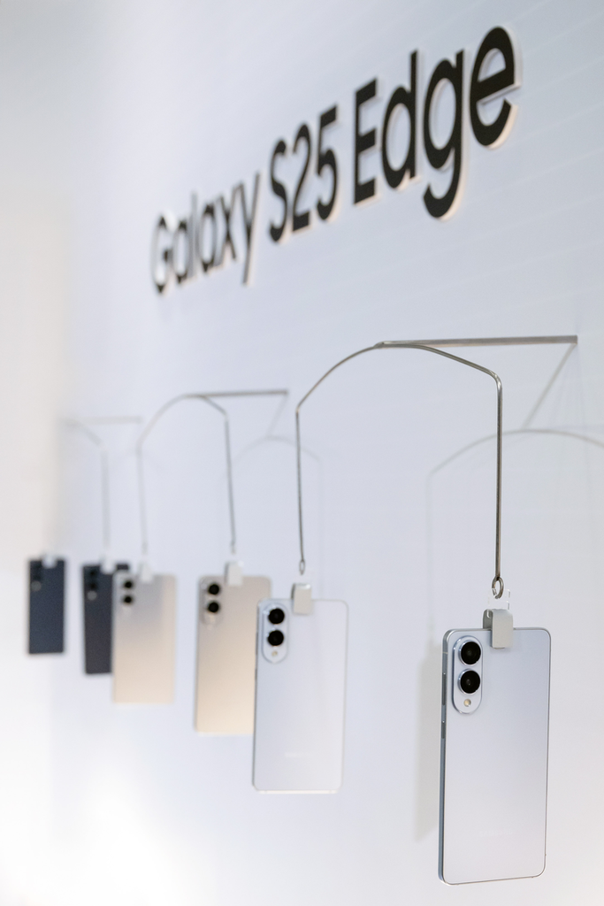 【新聞照片08】Galaxy S25 Edge的5.8mm輕薄機身堪稱劃時代的工藝傑作.png