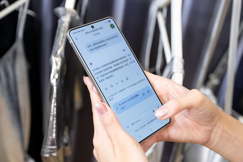 【新聞照片11】借助Gemini Live最新的AI即時視覺對話功能，與Gemini Live展開即時對話互動。.png