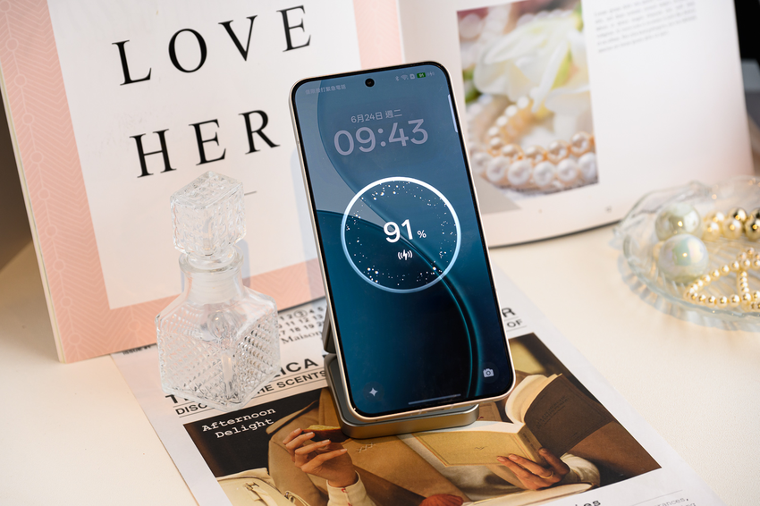 功能- Reno14 Pro加入 50W AIRVOOCTM 無線閃充，帶來強悍的續航與充電組合.png