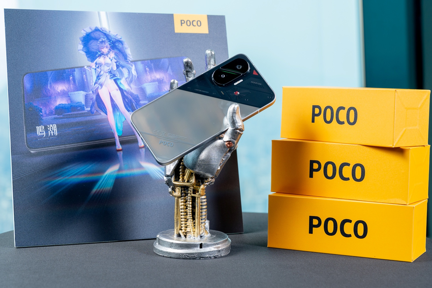 02. POCO F7 搭載全台首發 Snapdragon 8s Gen 4 處理器，內建 6500mAh 超大電池 搭配 90W 快充，同時正面配有 6.83 吋 1.5K AMOLED 螢幕，背面更特別推出機甲銀限定版。.png