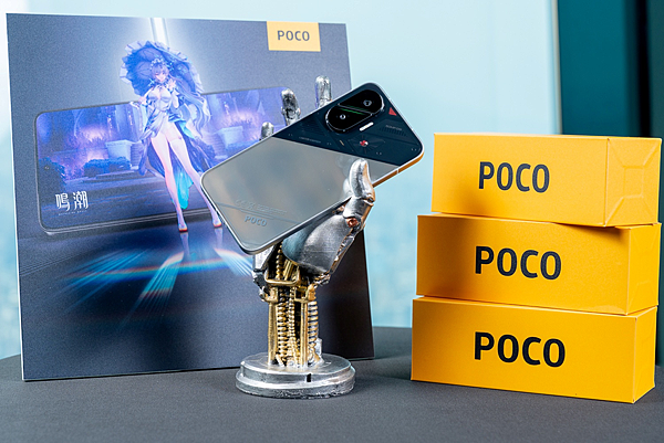 02. POCO F7 搭載全台首發 Snapdragon 8s Gen 4 處理器，內建 6500mAh 超大電池 搭配 90W 快充，同時正面配有 6.83 吋 1.5K AMOLED 螢幕，背面更特別推出機甲銀限定版。.png