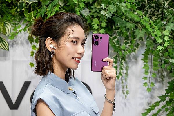 【新聞照片09】vivo Buds Air3推雲朵白、藍莓藍雙色，售價1,199元。.jpg
