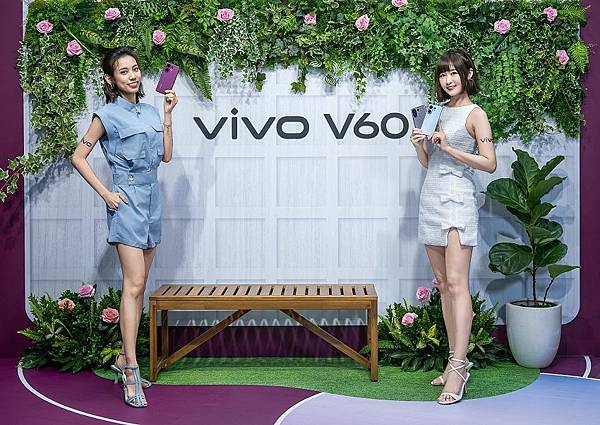【新聞照片02】vivo V60 系列將於8月26日各大通路正式開賣，售價17,990元起，自8月26日至9月30日止推出早鳥優惠方案。.jpg