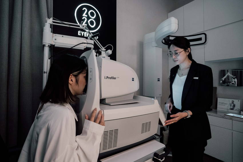 2020EYEhaus 全台門市同步提供專業驗光、配鏡與試戴服務，讓消費者一次體驗科技與精品眼鏡的雙重價值。.png