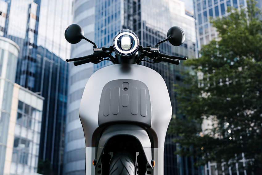 Gogoro EZZY 500 _前後 LED 車燈，夜間行車更安全.png