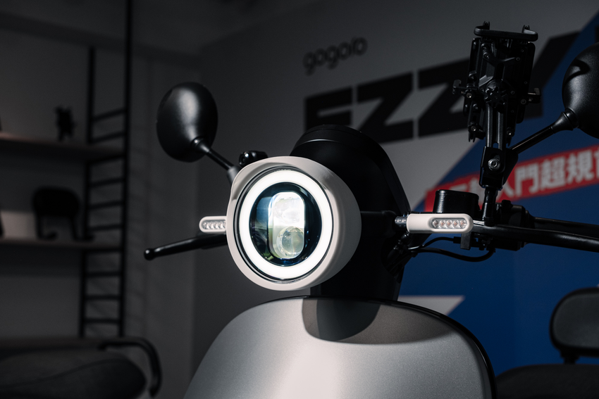Gogoro EZZY 500 配置前後 LED 車燈，夜間行車更安全.png