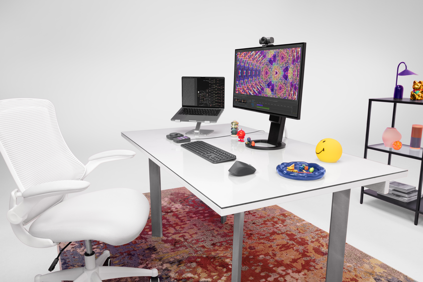 MX Master 4 LIFE Graphite FULL DESK-B.png