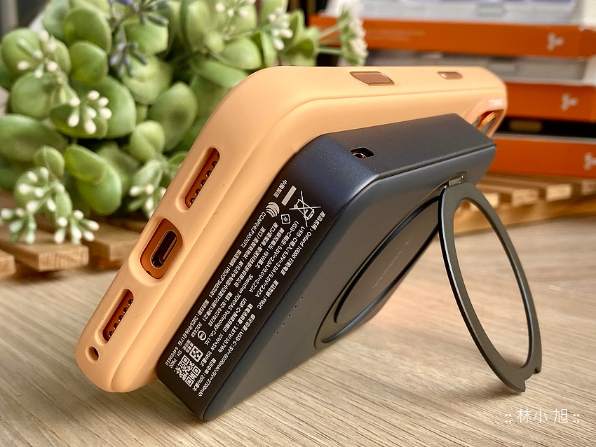 TORRAS 圖拉斯 Ostand Spin for iPhone 17 系列全面防護配件開箱分享與心得-磁吸行動電源 (ifans 林小旭) (7).png