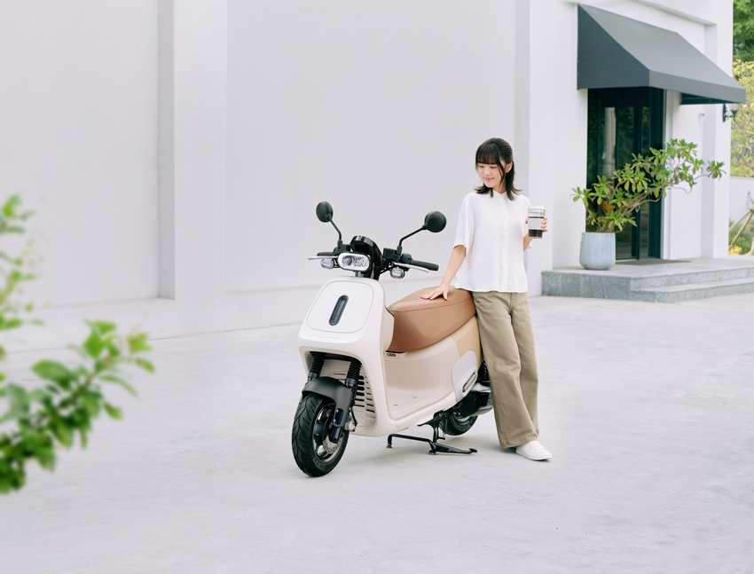 Gogoro 歲末年終優惠開跑,多重好康讓全家 FUN 心騎!入手 EZZY 500 享業界唯一 5 年免費保養,購買指定熱銷車款 5% 點數回饋、週週抽 5 千元家樂福禮券與 AirPods Pro 3 (3).png Gogoro 歲末年終優惠開跑,多重好康讓全家 FUN 心騎!入手 EZZY 500 享業界唯一 5 年免費保養,購買指定熱銷車款 5% 點數回饋、週週抽 5 千元家樂福禮券與 AirPods Pro 3 (3).png