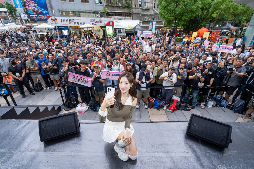啦啦隊女神李晧禎現身台北三創,應援Find X9 系列上市 (3).png 啦啦隊女神李晧禎現身台北三創,應援Find X9 系列上市 (3).png