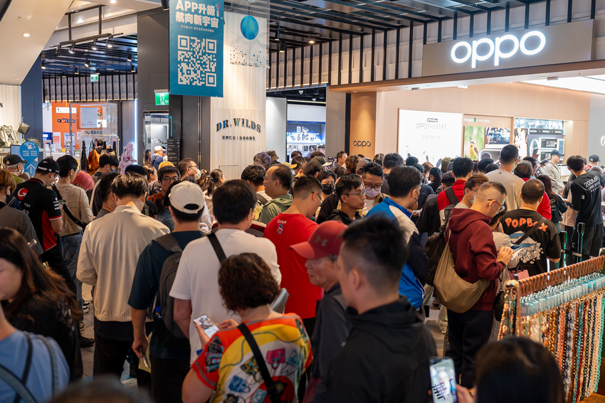 04_大批人潮湧入OPPO台北三創旗艦店體驗新機.png 04_大批人潮湧入OPPO台北三創旗艦店體驗新機.png