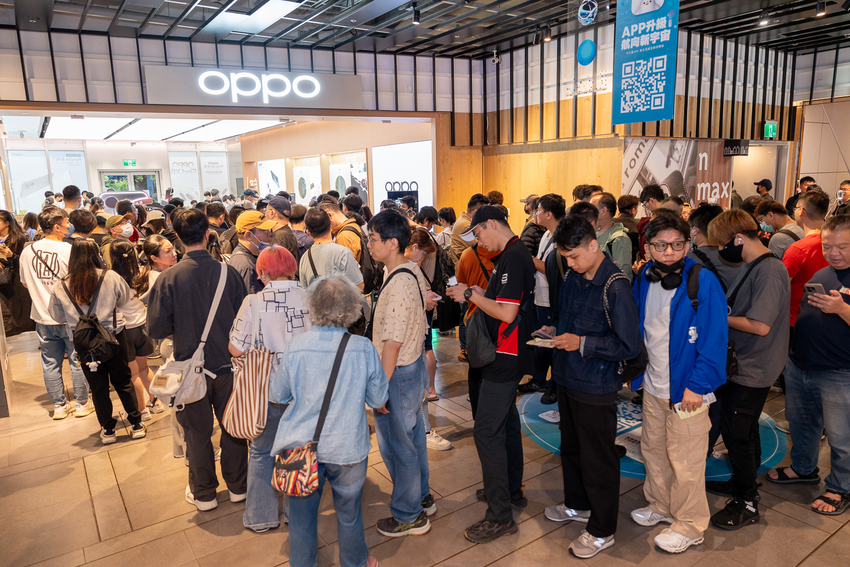 02_大批人潮湧入OPPO台北三創旗艦店體驗新機.png 02_大批人潮湧入OPPO台北三創旗艦店體驗新機.png